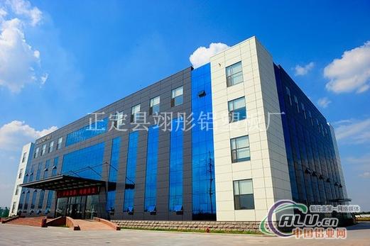 幕墻材料雙雄記 鋁塑復合板行情低迷，鋁單板何以逆勢突圍？